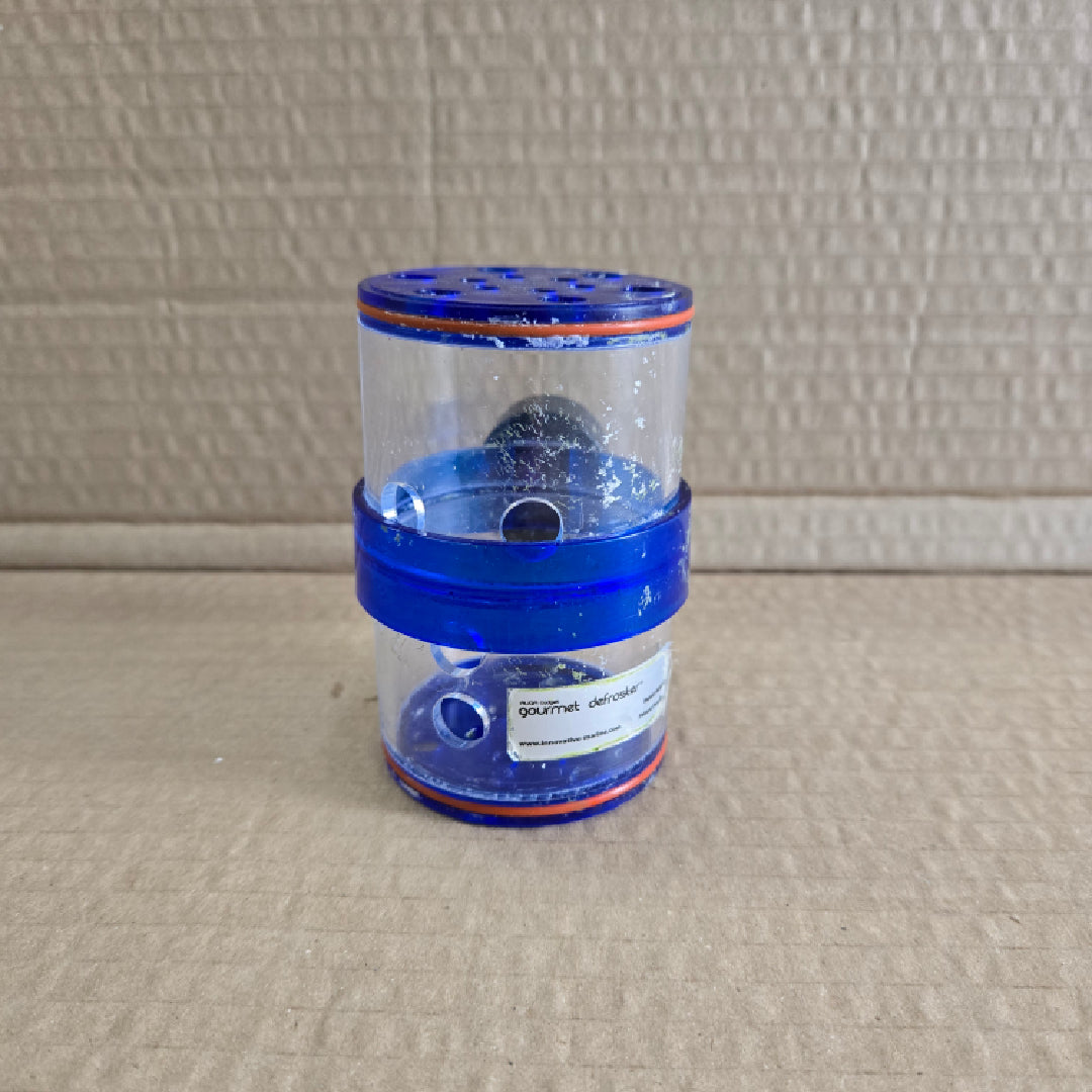 Used - Innovative Marine Gourmet Defroster Pro Magnetic Frozen Fish Food Feeder