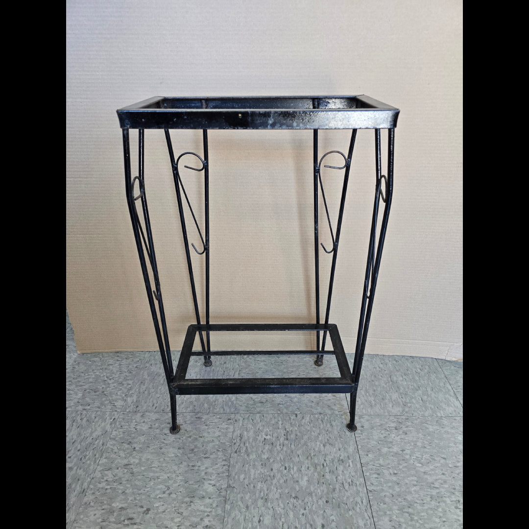 Queen Anne Iron Stand